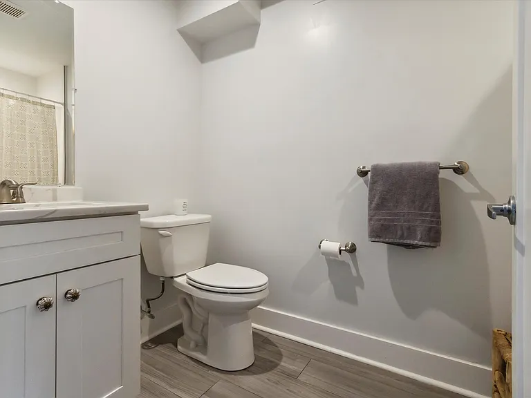 1343 S Lambert St — Photo 24