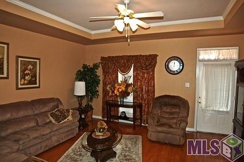 3rd image of 40440 Fox Run Dr