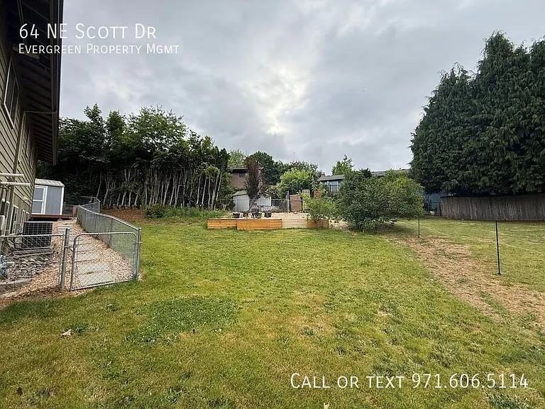 64 NE Scott Dr — Photo 52