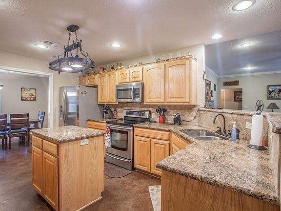 4th image of 1839 Southwinds Dr