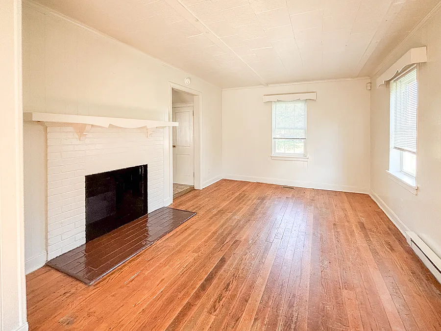3 bed, 1026 sqft, $1,699 — Photo 4