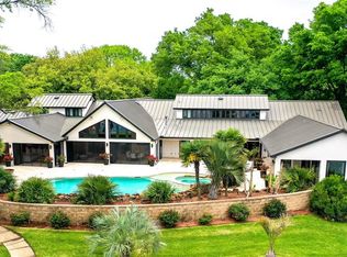 103 N Merlin Dr, Mabank, TX 75156