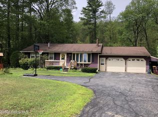1207 W Mountain Rd, Queensbury, NY 12804