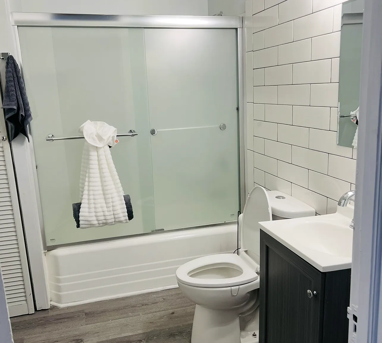 3 bed, 1200 sqft, $1,600 — Photo 1