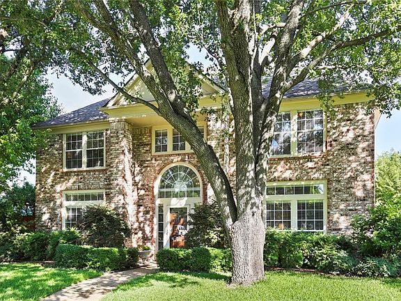 2nd image of 4422 Taylor Ln