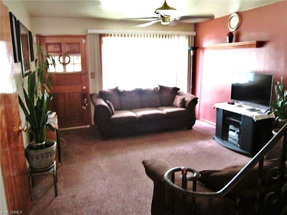 3rd image of 19237 Stafford Ave