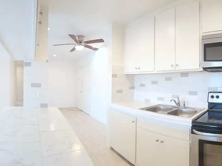 Cascade Pointe — Photo 16