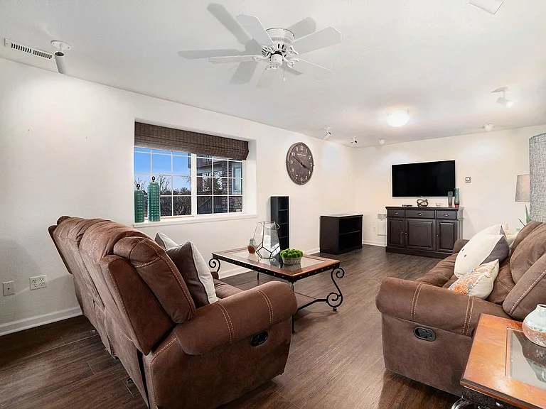5734 Crestwood Dr — Photo 14
