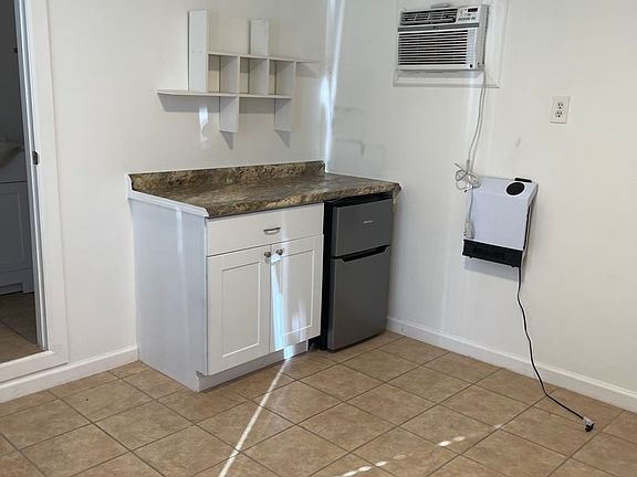 3rd image of 2200 N Osage Ave #2