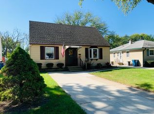 1323 Circle Dr NW, Kankakee, IL 60901