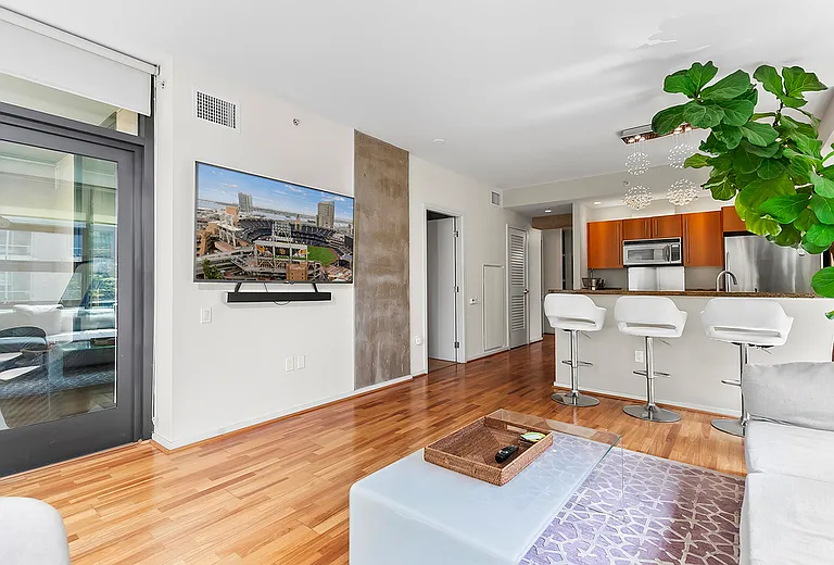 350 11th Ave #316 — Photo 5