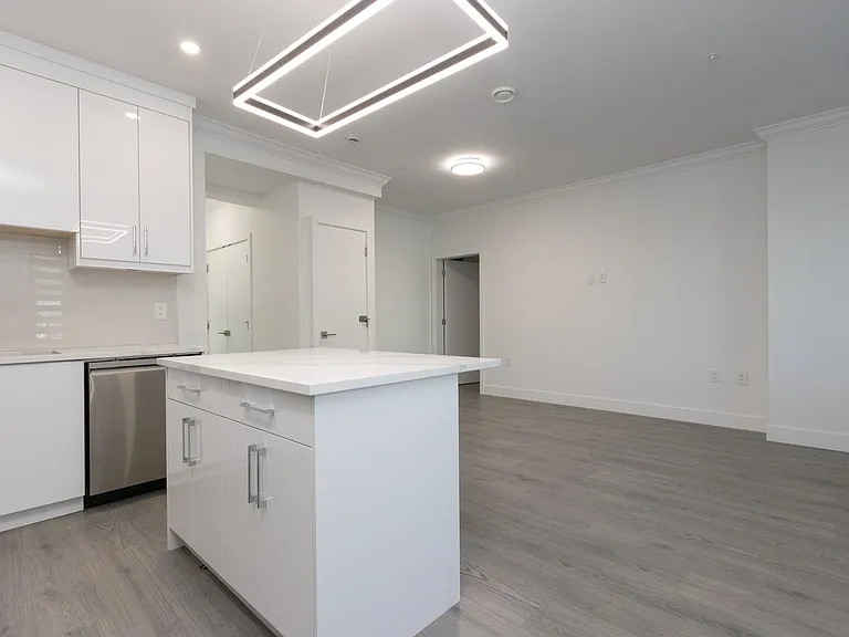 2122 E 32nd Ave #205 — Photo 3