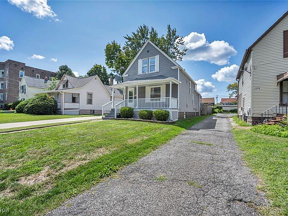 3rd image of 1358 Cove Ave