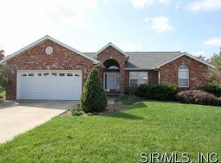 13 Lantern Ct, Glen Carbon, IL