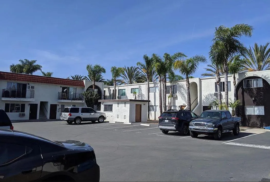 Building Photo - 317 Zenith St #4