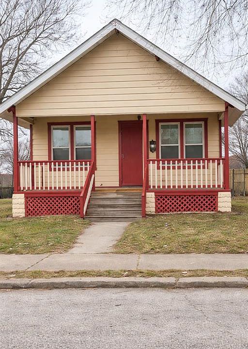 2nd image of 835 Rice St