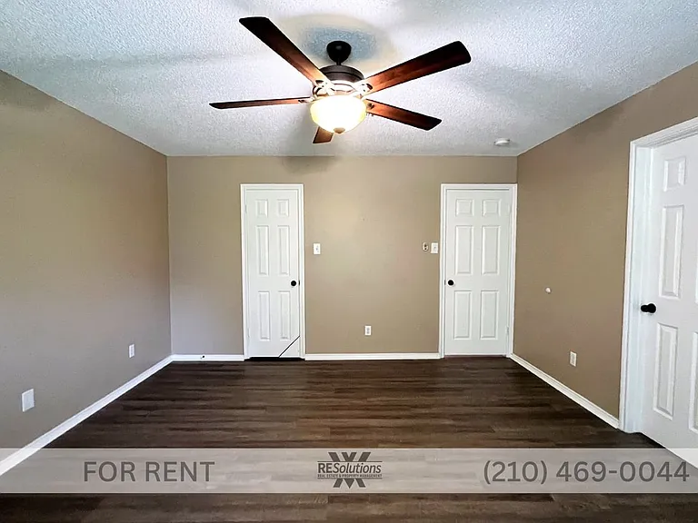 4535 Oakfield Way — Photo 3