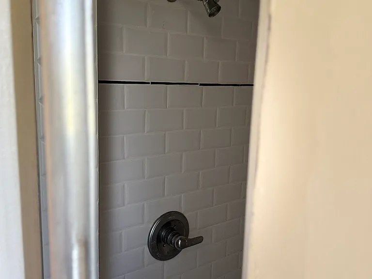 408 N Doheny Dr — Photo 23