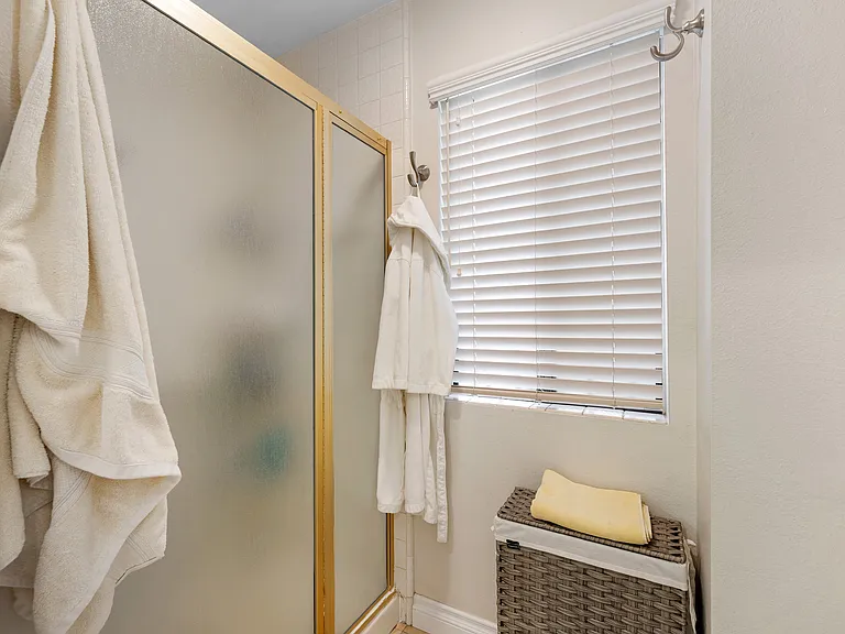 236 N Louise St #109 — Photo 20