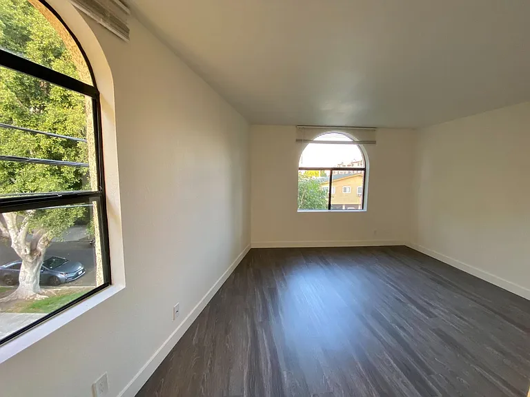 1715 Camden Ave. Los Angeles, CA 90025 — Photo 8