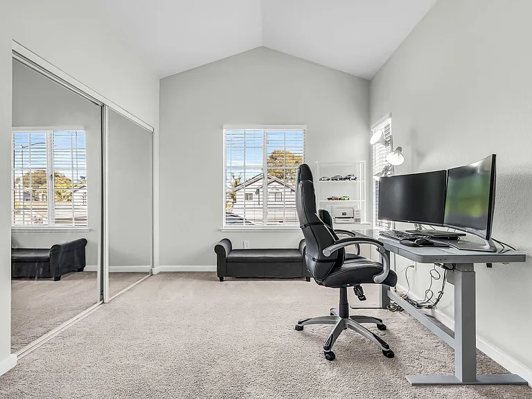 2435 Pinehurst Ct — Photo 31