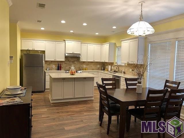 2nd image of 8050 Rosewood Dr