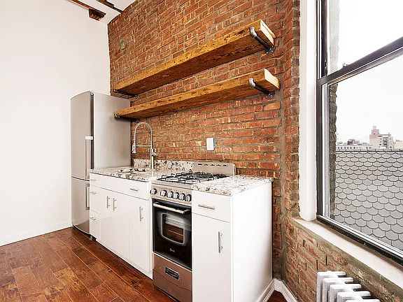 2nd image of 28 Forsyth St APT 18