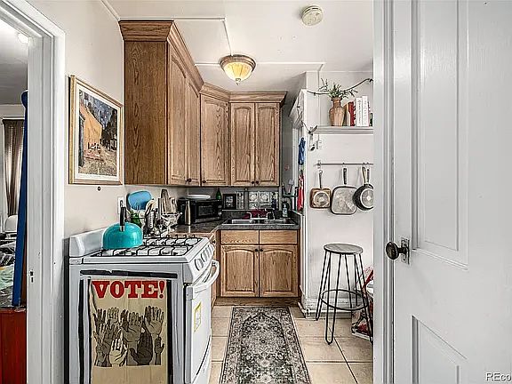 1st image of 1204 Columbine St #4
