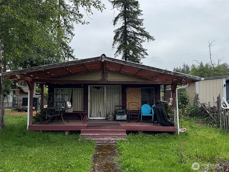 4th image of 32118 Benbow Drive E