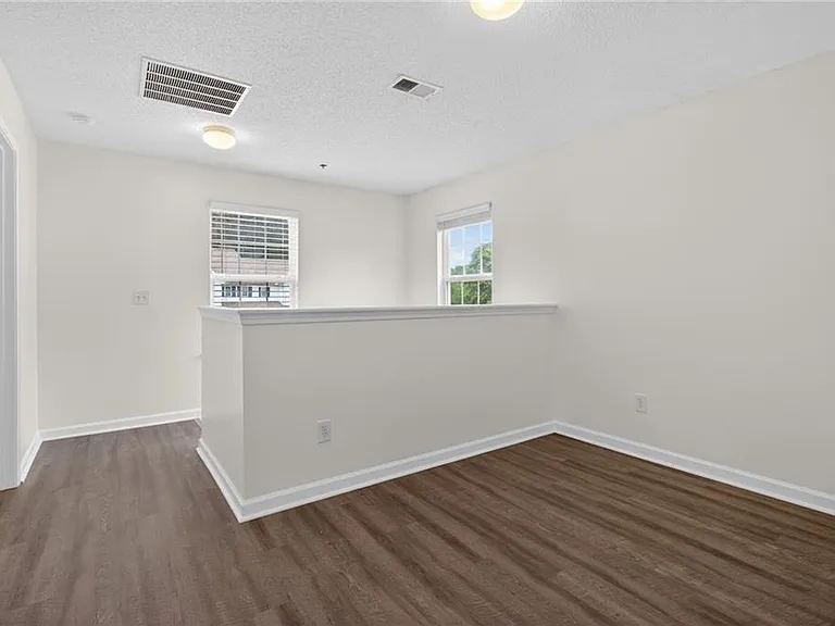275 Cottonwood Creek Cir — Photo 25