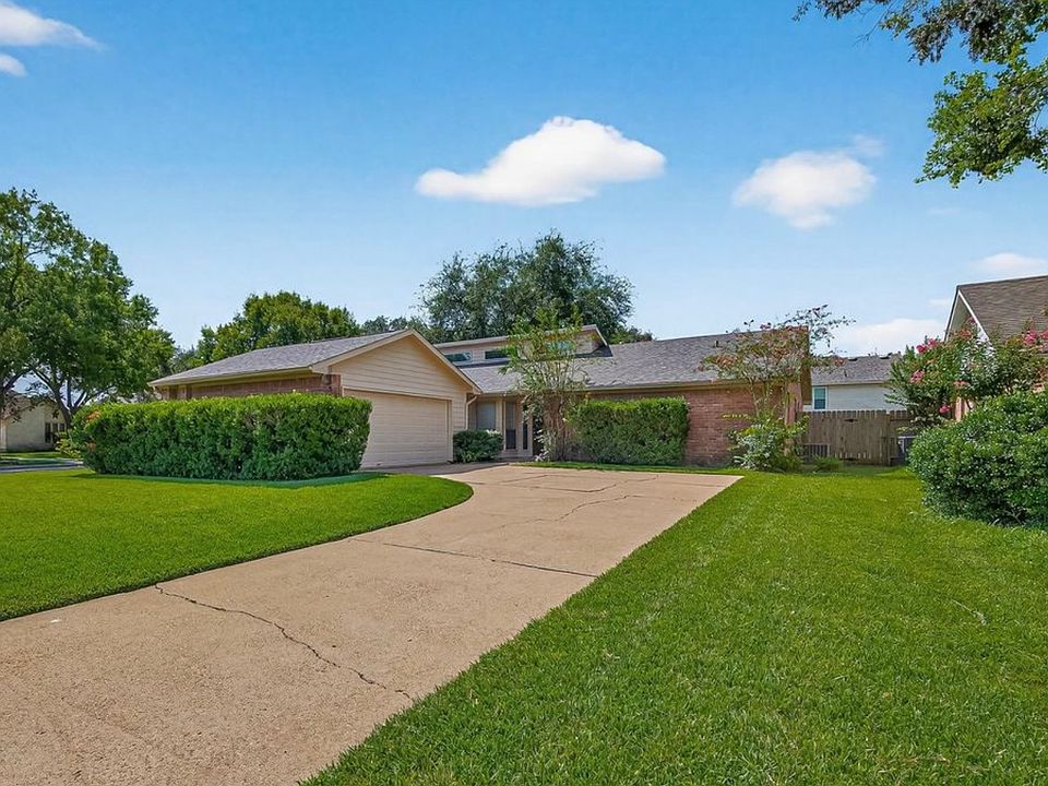1st image of 3018 Arrowhead Dr