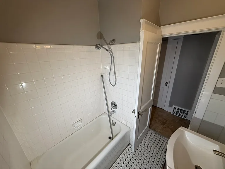 5058 Oleatha Ave #5058A — Photo 30