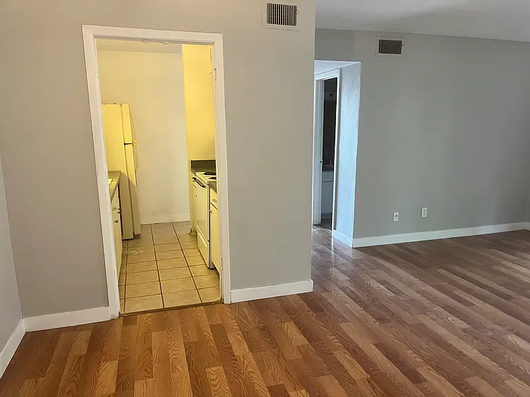 4429 Bowser Ave #105 — Photo 14
