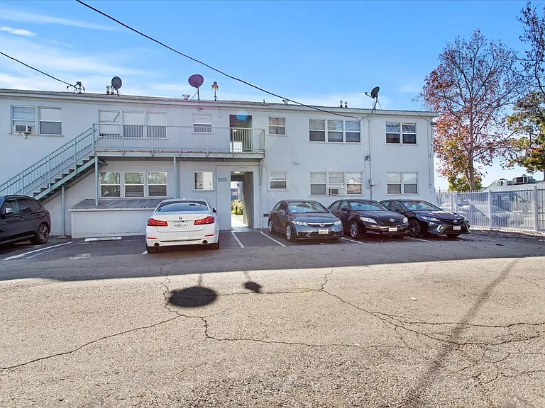 4069 Venice Blvd #5 — Photo 17
