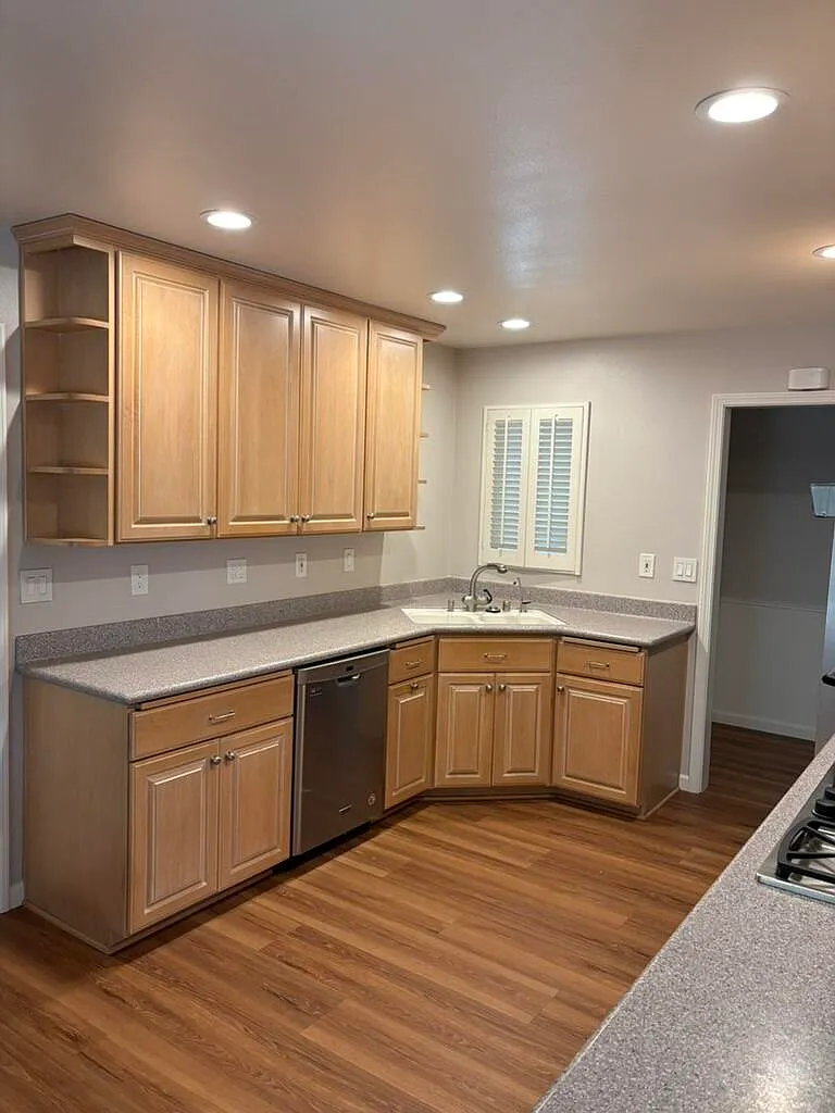 5 bed, 3.0 bath, 1996 sqft, $6,995 — Photo 3
