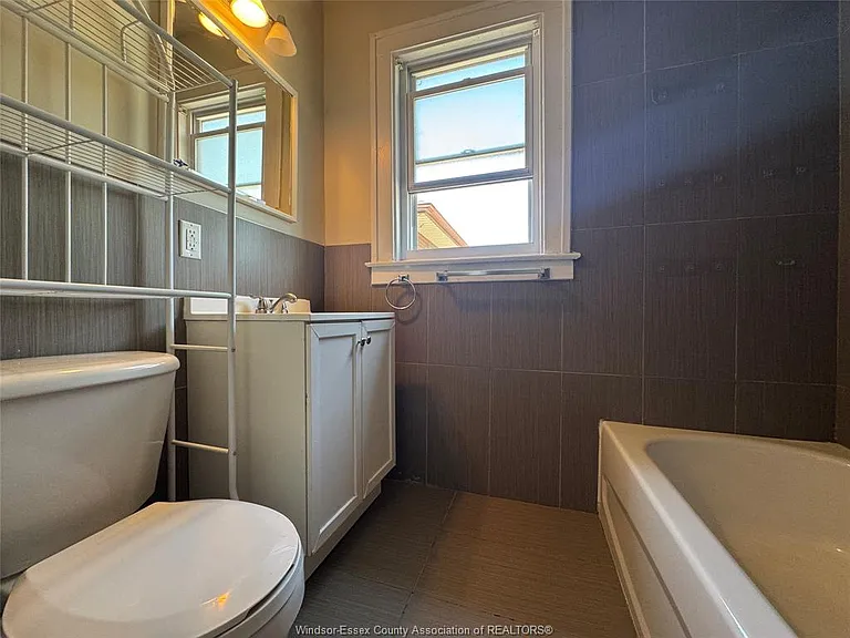290 Vista Pl #4 — Photo 16
