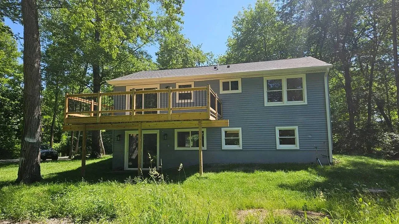 2 bed, 1.0 bath, $1,950 — Photo 2
