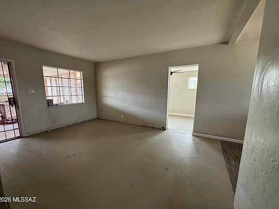 2nd image of 4702 E Montecito St