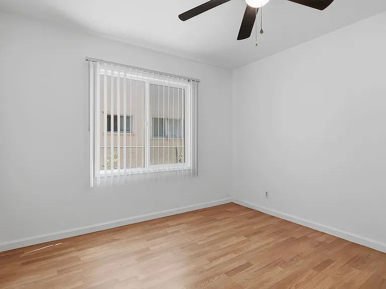 5642-5646 Laurel Canyon Blvd — Photo 24