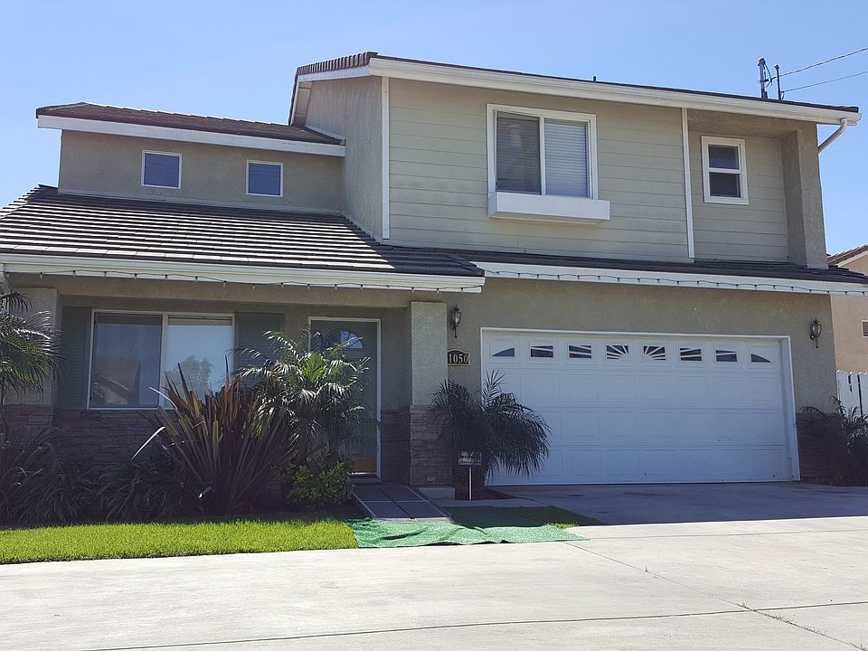 1st image of 21050 Saticoy St