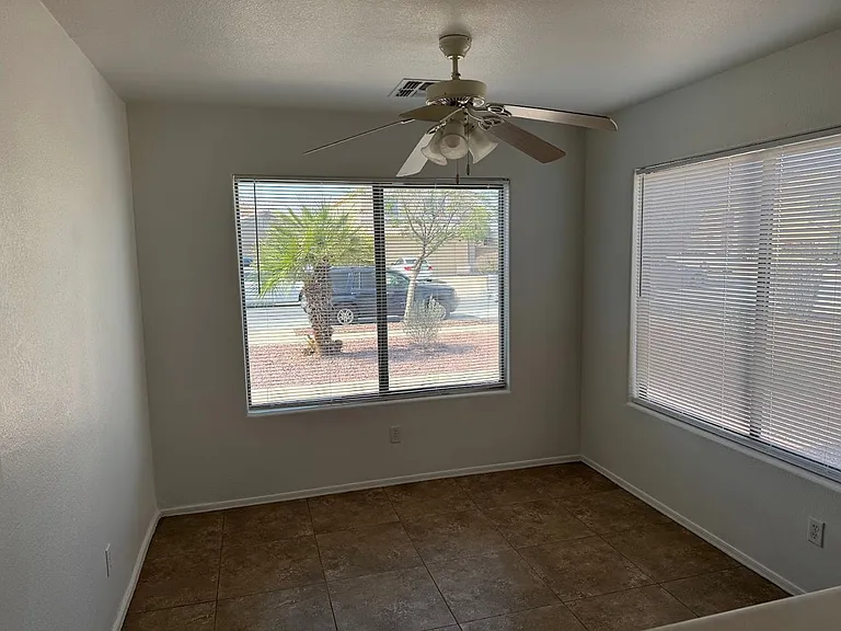 8144 W Watkins St — Photo 10