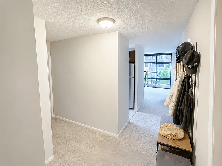 64 E Scott St #11 — Photo 3