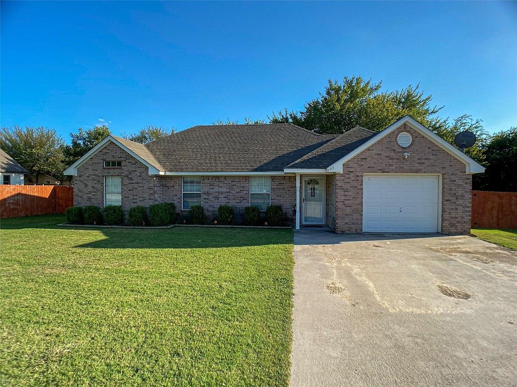 503 E Kentucky St, Chico, TX 76431 Zillow