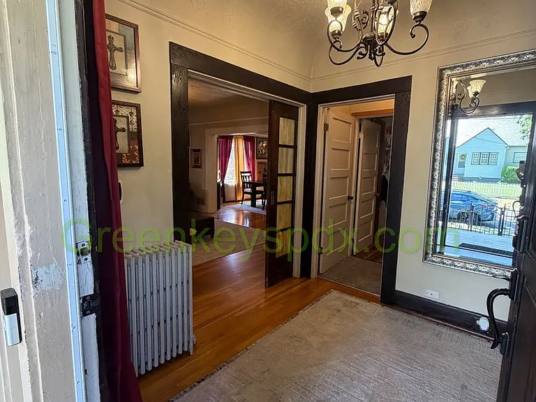 1021 N Jessup St — Photo 2
