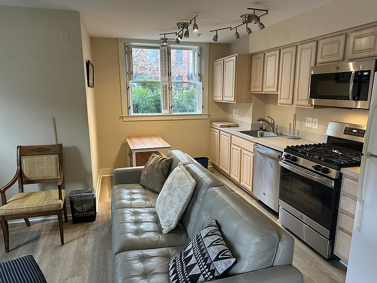 619 I St SE #1/2 — Photo 5