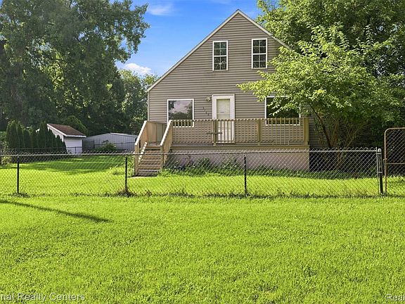2nd image of 3148 Carr St