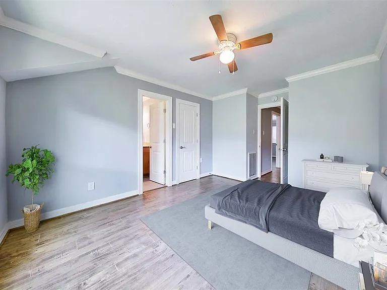652 N Eldridge Pkwy — Photo 18