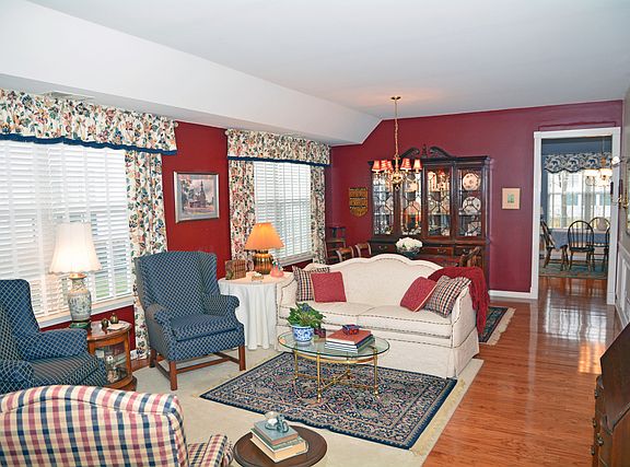 5th image of 11727 Evergreen Ln