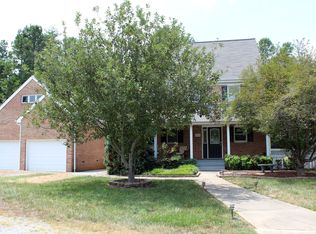 1933 Meadowview Dr, Graham, NC 27253