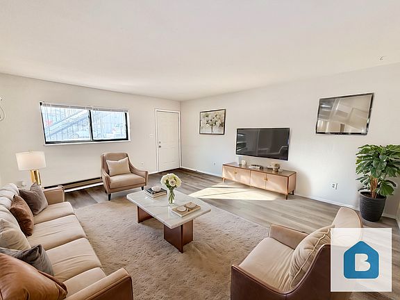 3rd image of 50 Royal Crest Dr APT 3